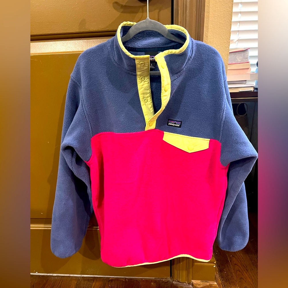 Patagonia Girls Lightweight Synchilla® Snap-T® Pullover EUC size L (12)